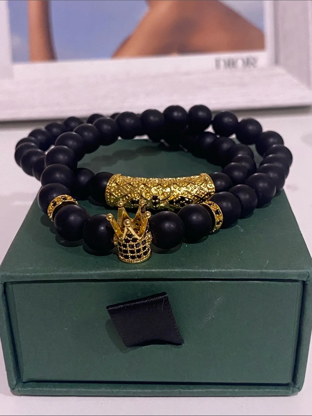 N/A stylish black
